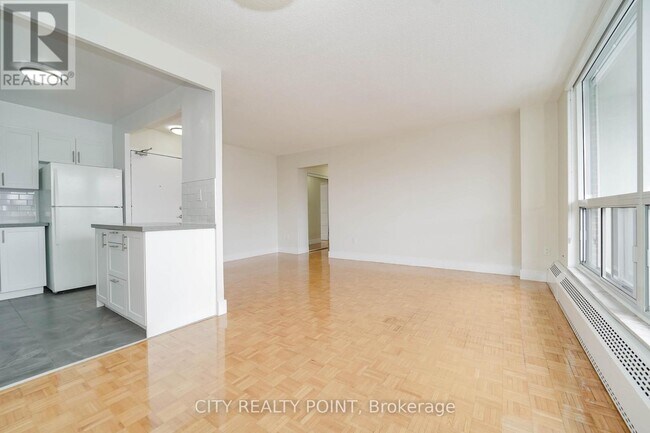 Photo - 666 Spadina Ave. Unit 2403