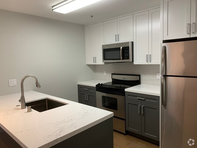 Building Photo - 1945 Washington St Unit 301 Rental