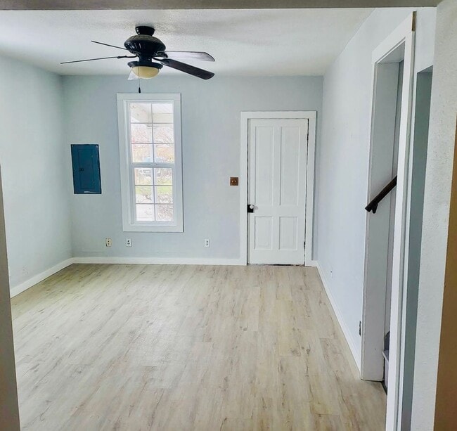 Photo - 312 E Electric St