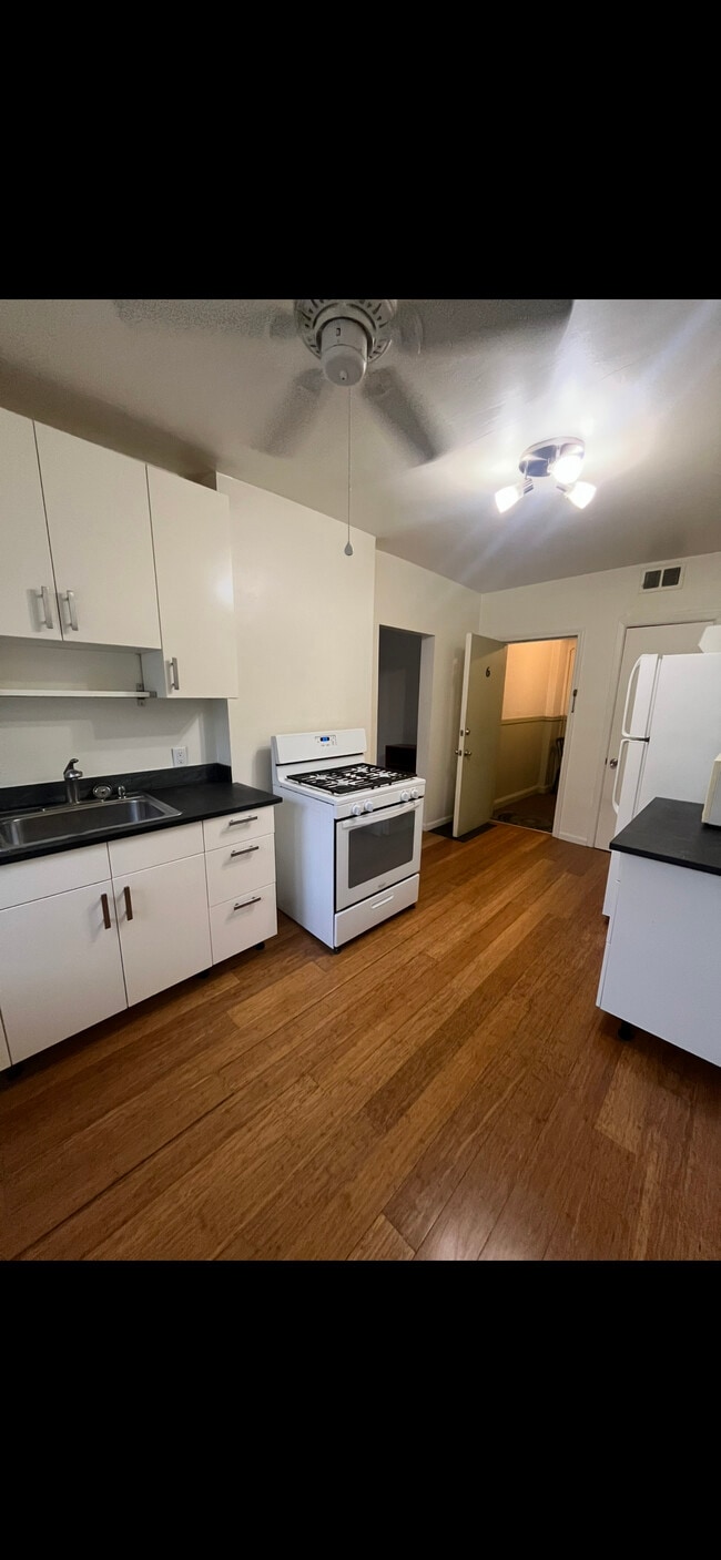 Kitchen - 2004 E 125th St Unit 6