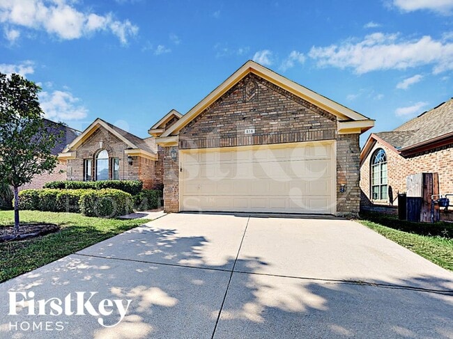 Building Photo - 516 Pineview Ln