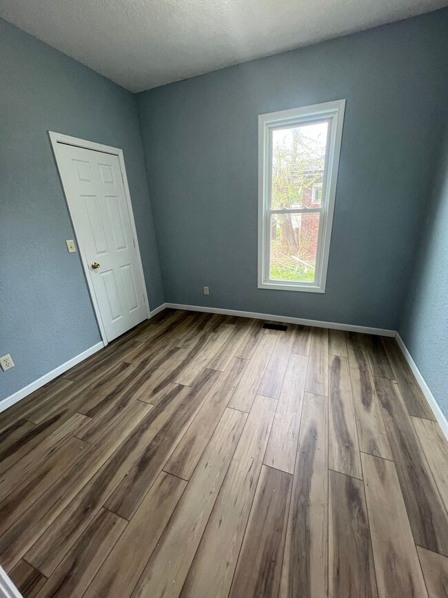 Photo - Newly renovated! 2 BEDROOM, OFFICE SPACE, LAUNDRY ROOM!