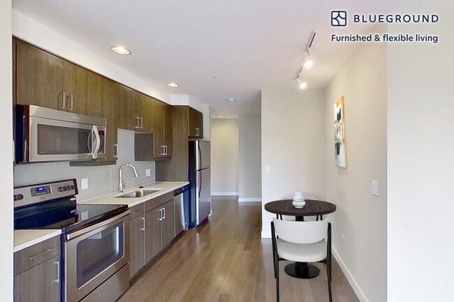 Photo - 77 Exeter St Unit FL13-ID4631A