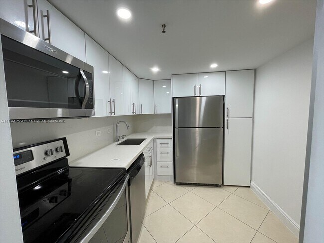 Photo - 20505 E Country Club Dr Unidad 734
