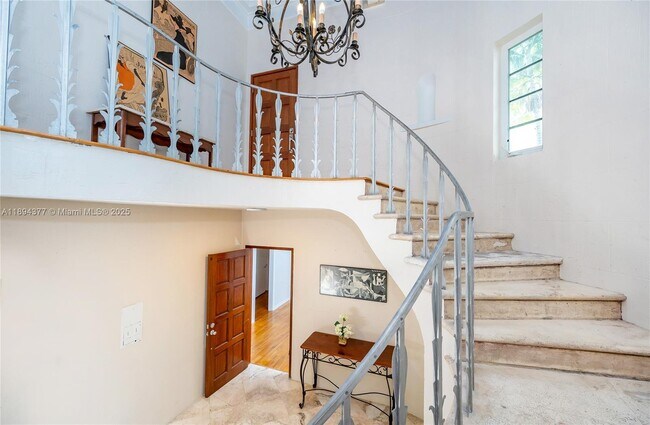 Photo - 32 Calabria Ave Unit 2