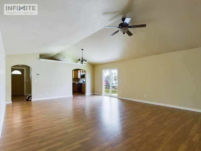 3 Bedroom Home in Las Campanas Subdivision - 3 Bedroom Home in Las Campanas Subdivision