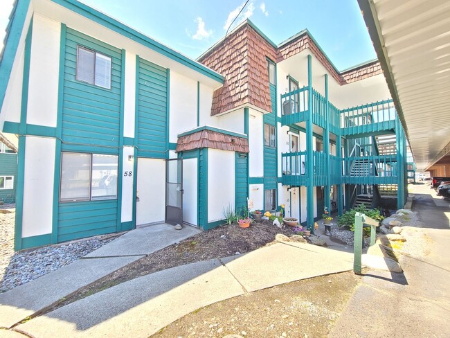 Photo - $1,150 - 1 Bed / 1 Bath Bright and Airy Condo on Spokane River