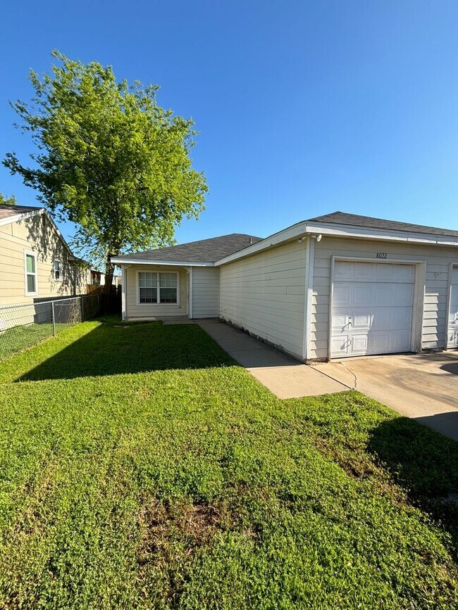 Building Photo - 8020-8022 Marydean Ave Unit 8022 Marydean Avenue Rental
