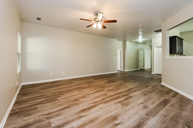 Photo - 3517 Mica Cir SE