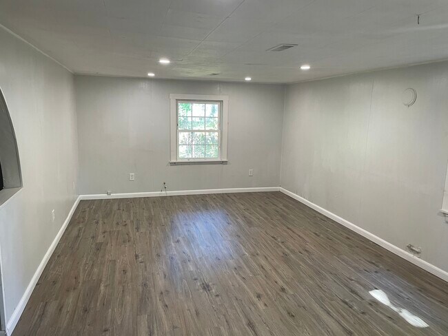 Photo - 2935 Potter St