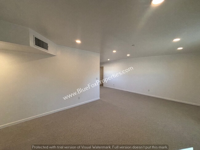 Photo - 654 W Mabel St
