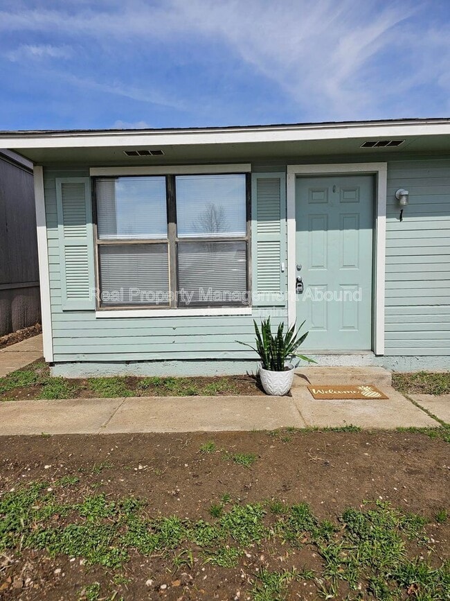 Photo - 101 E Broadway St Unit 1