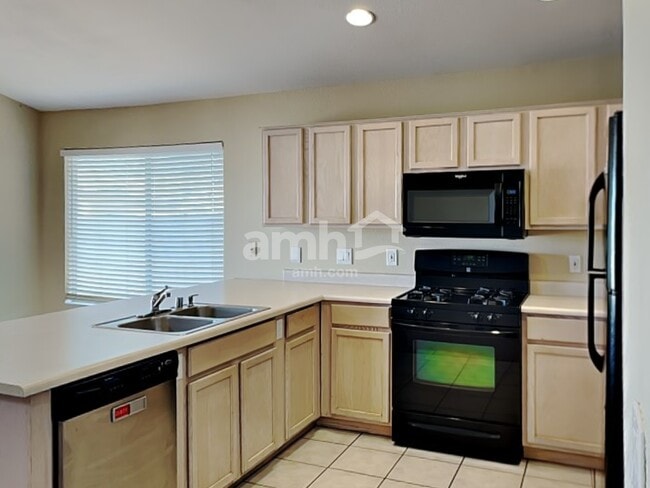 Photo - 5501 N 103rd Dr