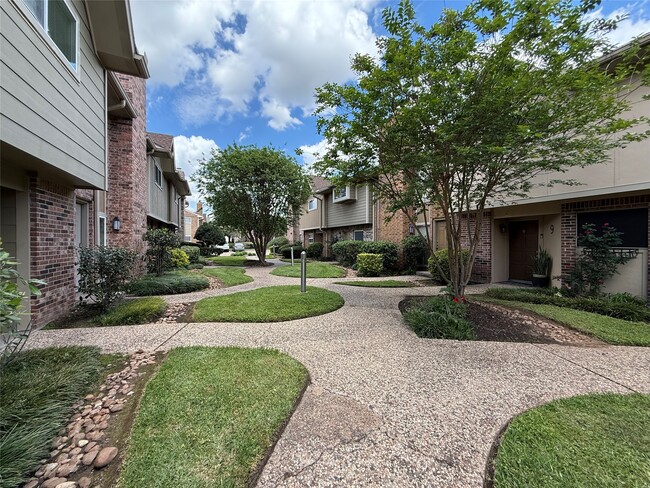 Building Photo - 2517 Bering Dr Unit 13