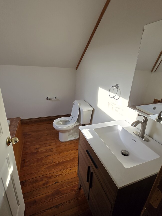 Photo - 4235 Trumbull House