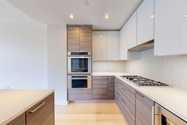 Building Photo - 1 Franklin St Unit 1105 Rental