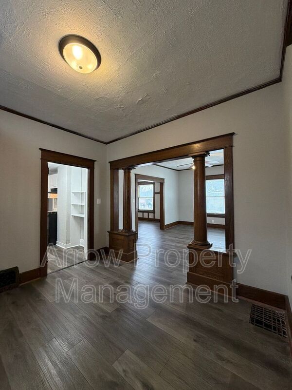 Photo - 2840 Starr St Unit 1