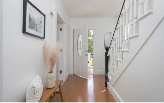 Entryway - 2285 SW Briggs Rd Unit 2285