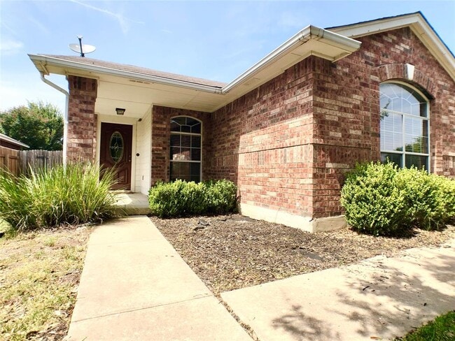 Photo - 2141 Pearson Way