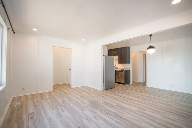 Photo - 3016 W Roxbury St Unit B