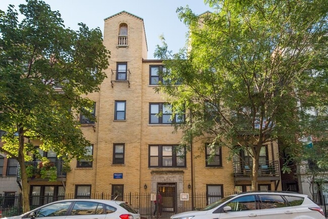 Building Photo - 922 W Dakin St Rental