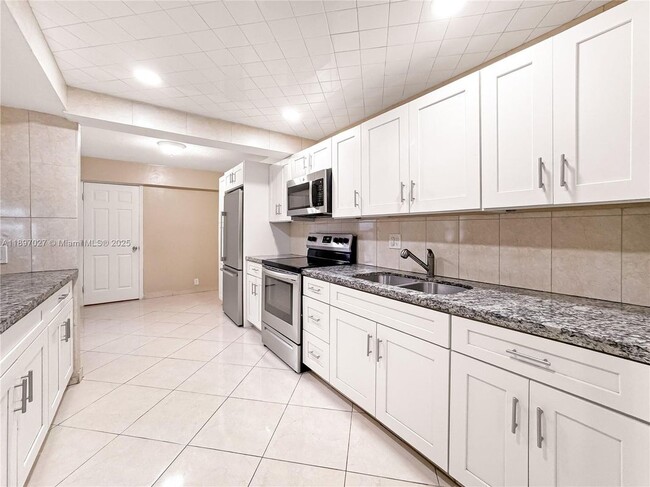 Photo - 5608 NW 19th St Unit TOWNHOUSE