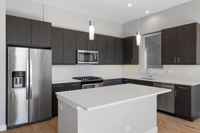 Photo - 2518 W Addison St Unit 2W