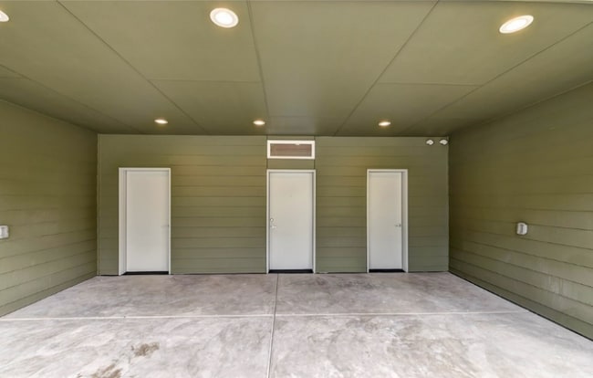 Photo - 14920 Manor Way