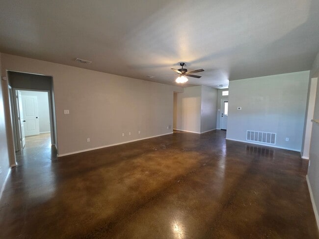 Photo - 5 Bedroom 2.5 Bath home off Bunny Trail Killeen