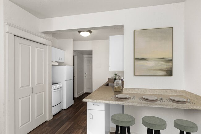 Photo - Zindorf Apartments