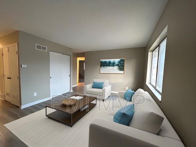Building Photo - 822 Whitethorne Ave Unit 822 B Rental