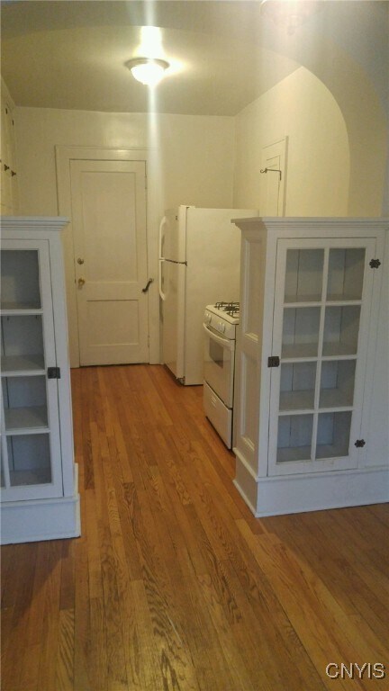 Photo - 2600 James St