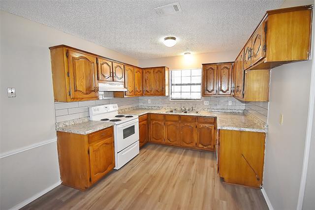 Photo - 438 Finch Dr