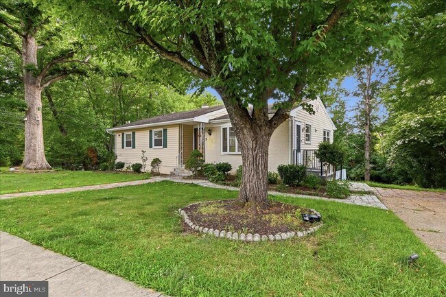 Photo - 131 Casmar St SE
