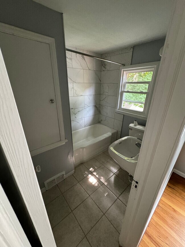 Photo - 3102 Devondale Rd