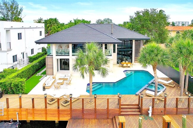 Photo - 3343 NE 166th St