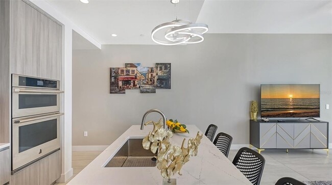 Photo - 301 QUAY Cmn Unit 606