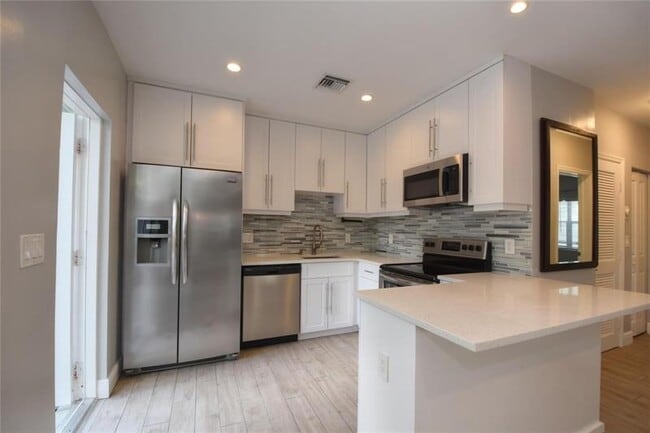 Photo - 1301 NE 16th Ave