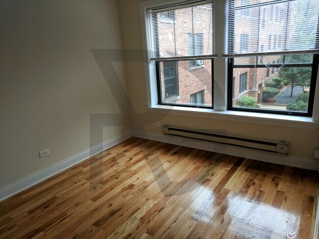 Photo - 630 W Cornelia Ave Unit 622-628-E2