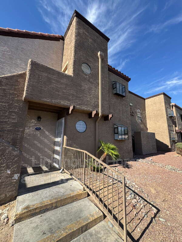 Building Photo - 2985 Juniper Hills Blvd Unit 102