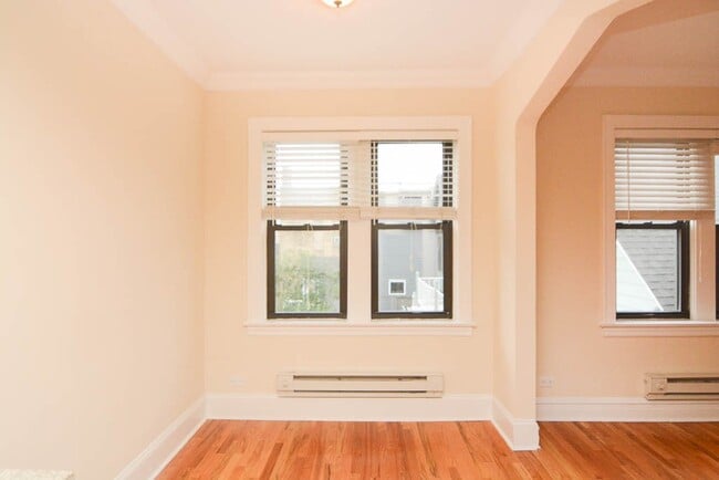 Photo - 4742 N Hermitage Unit 603