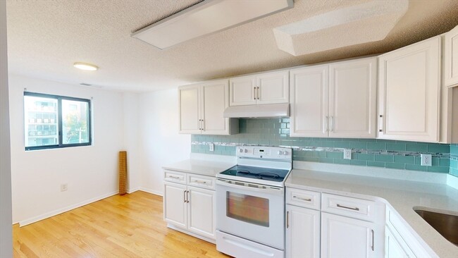 Photo - 30 Revere Beach Pkwy Condominio Unidad 416