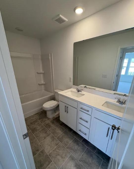 Photo - 204 Marelli Dr