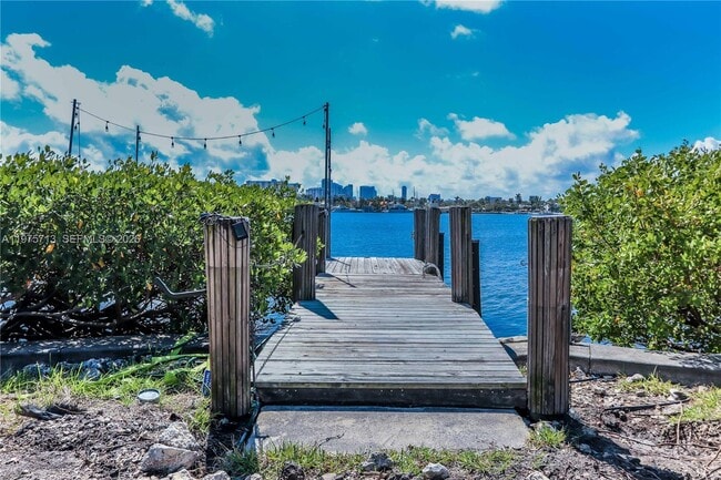 Photo - 747 N North Lake Dr