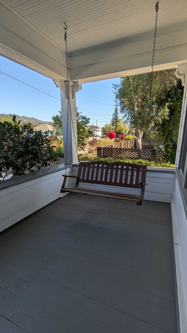 Photo - 405 N Cloverdale Blvd