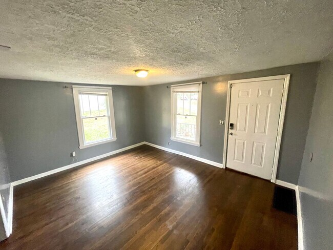 Photo - Beautiful 3 Bedroom 2 Bathroom Home with G...