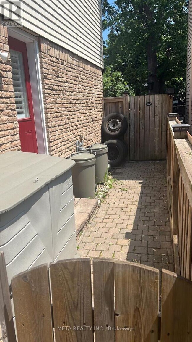 Photo - 1150 Jamesway Blvd