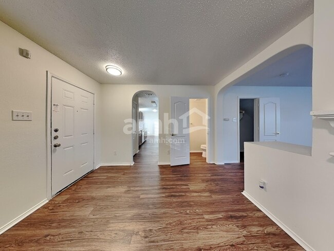 Photo - 717 Timber Trl