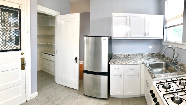 3938 S Talman Ave Unit 2nd floor
