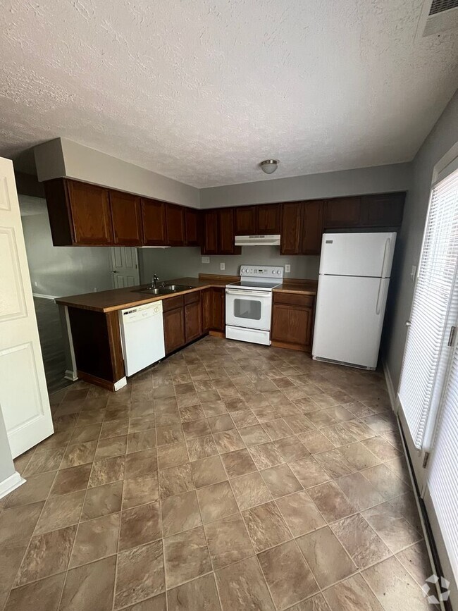 Building Photo - 720/730 Country Club Ct Unit 730 Country Club Ct Rental